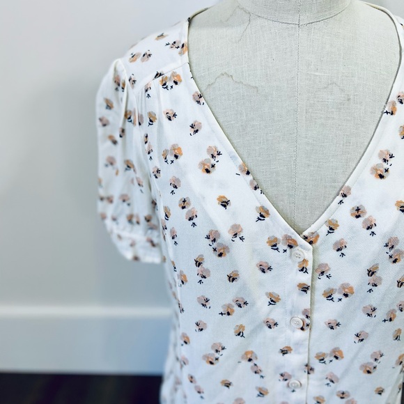 CYBER SALE🕊️elodie floral print cream scrunch sleeve cottage core ditsy blouse - Picture 3 of 7